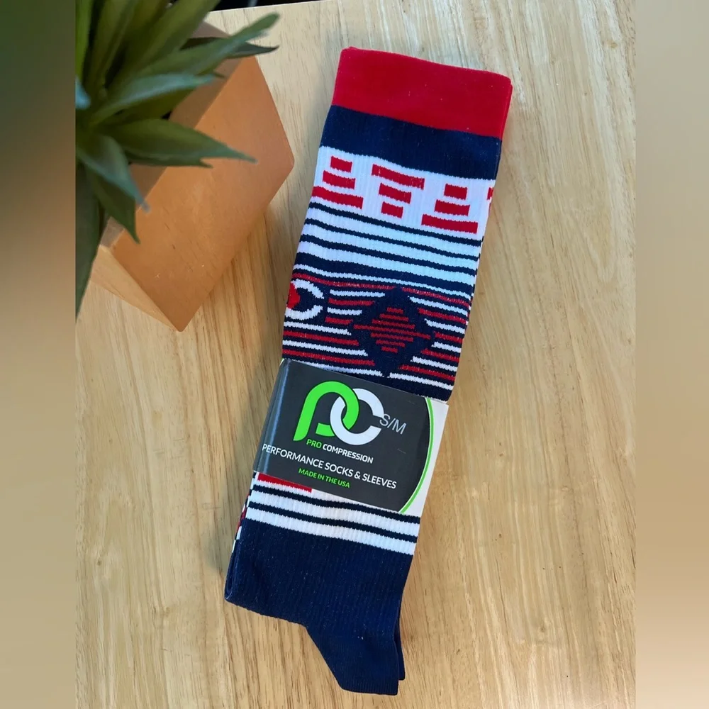 NWT- Procompression Compression Socks- Size S/M - Picture 1 of 2